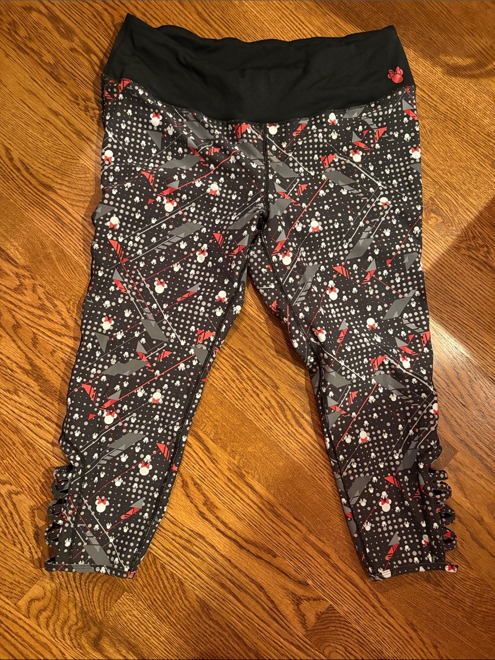 Women’s Black and Red Disney Capri Leggings